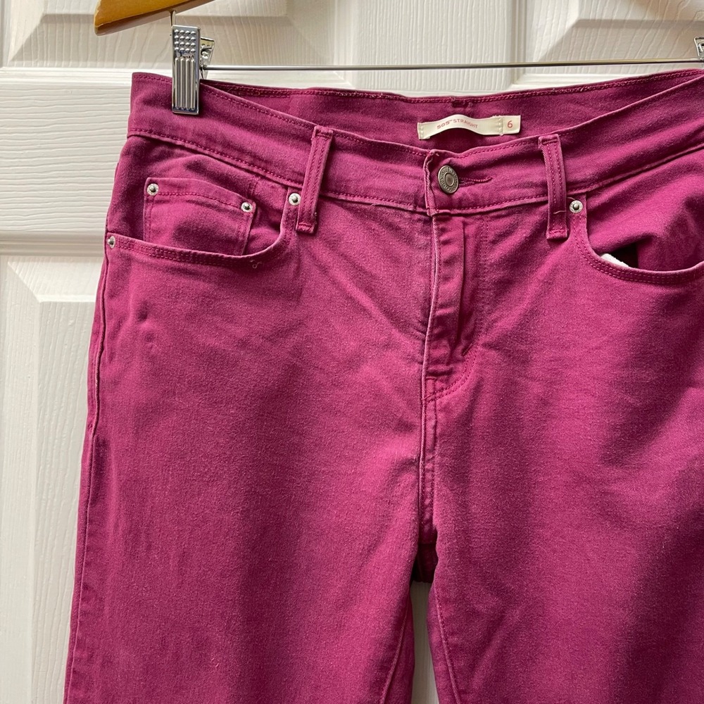 Levi's Women's Size 6 (30x32) 505 Pink Straight Leg Stretch Denim Jeans